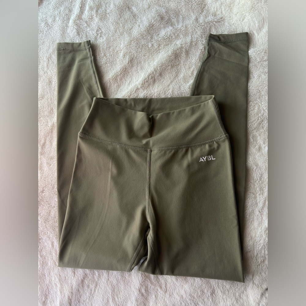 AYBL GREEN CORE LEGGINGS SIZE M